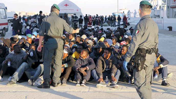 Kteří z nich jsou skuteční utečenci a kteří ekonomičtí běženci ze zemí rovníkové Afriky? 