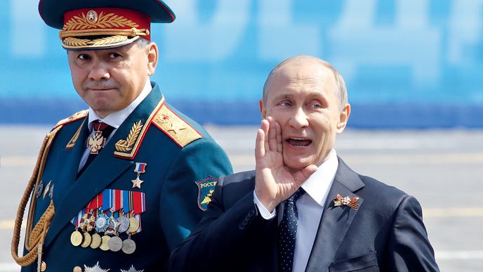 Vladimir Putin a jeho dlouholetý intimus – ministr obrany Sergej Šojgu