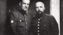 Náčelník štábu Ozbrojených sil KONR generálmajor Fjodor Ivanovič Truchin (vlevo), zatčený partyzány v Příbrami, s velitelem skupiny NKGB „Fakel“ plukovníkem Jakovem Alexejevičem Kozlovem v Dobříši