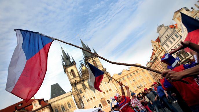 Staroměstské náměstí se během semifinále a boje o třetí místo proměnilo v místo českých národních porážek