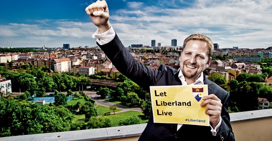 Jedlička z Liberlandu: Klaus nás do EU zatáhnout nemusel, eurodotace nám způsobily nevyčíslitelné škody