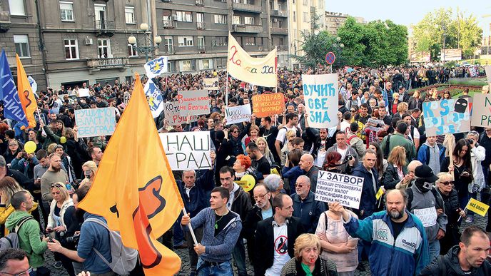 Iniciativa Nedáme Bělehrad pořádá sérii demonstrací proti megalomanskému projektu srbské vlády a Spojených arabských emirátů na břehu řeky Sávy