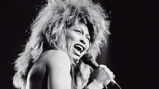 Tina Turnerová: Strhující život zpěvačky byl návodem, jak hrát a vyhrávat se špatně rozdanými kartami