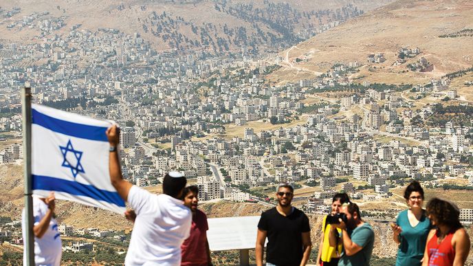 Na západním břehu Jordánu, poblíž židovské osady Elon More severovýchodně od palestinského města Nábulus (na snímku)