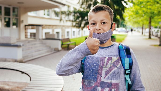 Do základní školy v Klánovicích se vrátilo pouhých třiadvacet procent žáků. Ostatní se dál učí on-line.