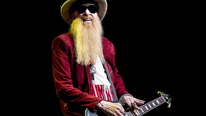 Dne 26. června v pražském O2 universu ukáže Billy F Gibbons nejen svůj typický dlouhý vous, ale především to, proč patří k nejlepším blues-rockovým kytaristům historie