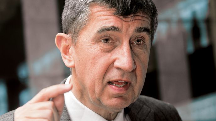 Andrej Babiš. Zatím nemá ucelený politický program, voliče oslovuje spíš prostřednictvím obecných populárních hesel, která od lidí uslyšíte na ulici. Ta hlavní – a v podstatě i všechna – jsou: jmenování odborníků místo politiků do státní správy, investiční plán místo nesmyslných škrtů, tuzemská soběstačnost v potravinách, boj s korupcí a kvalitní vzdělání.