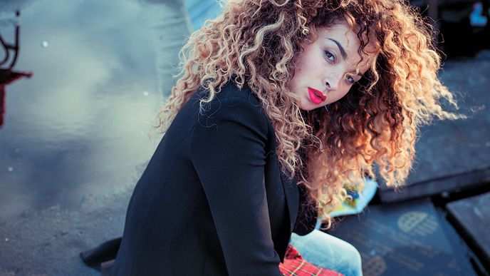 Ella Eyre 