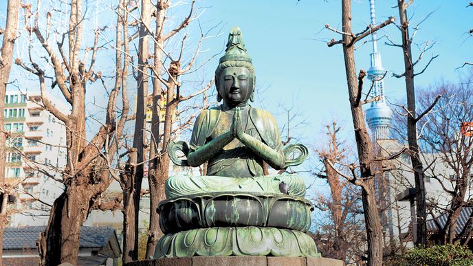 Tato část  Tokia se jmenuje Asakusa.  O buddhistické chrámy tu není nouze, ale turisty lákají i zdejší trhy a různé festivaly.