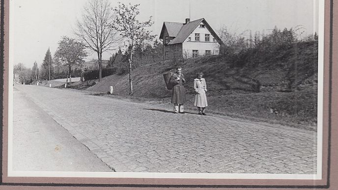 Trest smrti u nás platil až do roku 1990. Do té doby bylo v Československu, pomineme-li období protektorátu, popraveno celkem 1217 lidí, z toho necelá pětina za kriminální trestné činy (730 osob bylo popraveno za retribuční a 240 za politické trestné činy). Za vraždu skončilo na popravišti pouze pět žen. Tou první se stala v roce 1953 Zdenka Mizerovská. S milencem zabila svého snoubence, rozsekala ho na kousky a ostatky hodila do potoka…