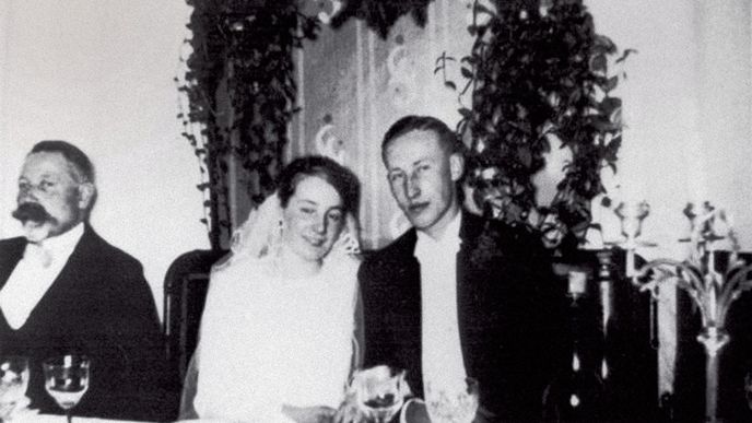 Lina se provdala za Reinharda Heydricha  26. 12. 1931