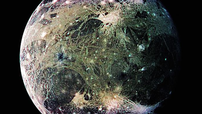 Ganymed na snímku kosmické sondy
