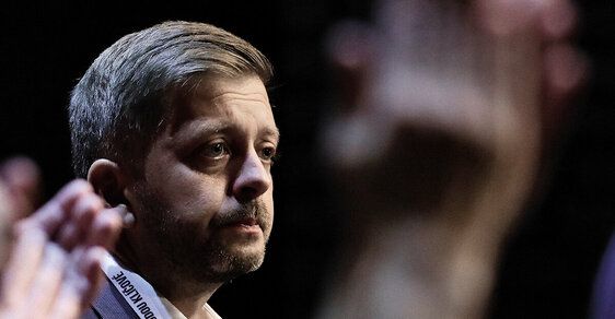Bohumil Pečinka: Gangsteři a horliví žalobci. Jiný pohled na aféru vládního hnutí STAN