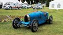 Bugatti T35 patří mezi nejúspěšnější soutěžní vozy historie. Celkem se jich vyrobilo pouze  400 kusů, zhruba 15 z nich se dostalo i do tehdejšího Československa. S jedním z těchto exemplářů závodila Eliška Junková.