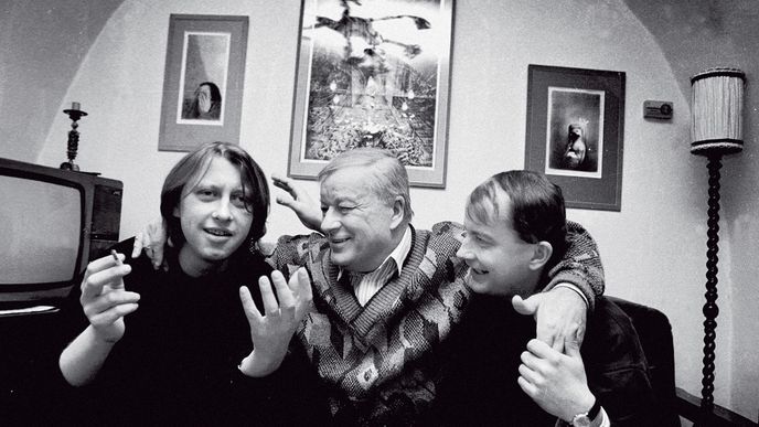 Josef Topol se svými syny  v roce 1995; s Jáchymem (vlevo)  a Filipem