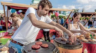 Jak se najíst na festivalu aneb Hodily by se kreativní vyprošťováky