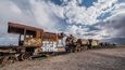 Postapokalyptický hřbitov vlaků v Uyuni