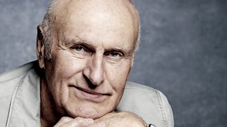 Martin Hilský: Důležité je být tvůrčím člověkem. Kdybych skutečně odešel do důchodu, nenapsal bych řadu knih Martin Hilský: Důležité je být tvůrčím člověkem. Kdybych skutečně odešel do důchodu, nenapsal bych řadu knih