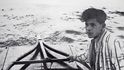 Dospívající Miloš Forman na plachetnici Windbraut svého bratra Blahoslava