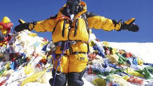 Mount Everest: Nejvyšší hora světa trpí pod náporem masové „ego-turistiky“ a nadbytkem odpadků