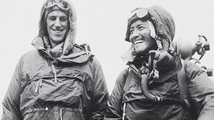 Ani prvovýstup se neobešel bez dýchacích přístrojů, které se na Everestu používaly již přes 20 let