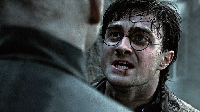 Daniel Radcliff  jako Harry Potter během rozhodující bitvy posledního dílu.