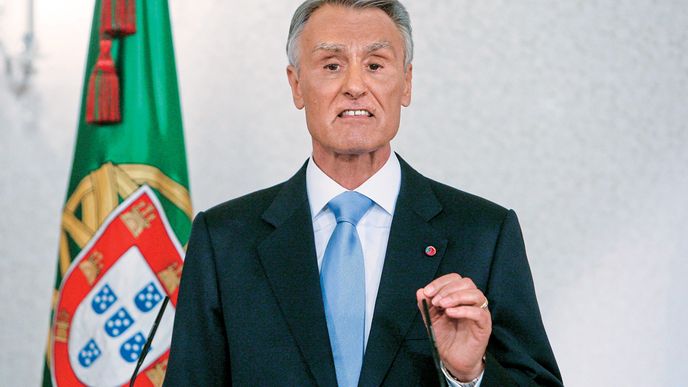 Prezident Aníbal Cavaco Silva odmítl rychlé předčasné volby i změny ve vládě, dojednané dosavadní, středopravicovou koalicí 