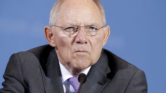 Schäuble bývá na fotkách vyobrazován jako zlý dědek s přísným výrazem. 