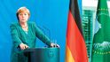 Angela Merkelová se snaží uklidnit rozbouřené vody eurozóny. Aspoň do voleb.