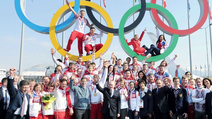 Zimní olympiáda v Soči – přehlídka propagandistických utkání a závodů