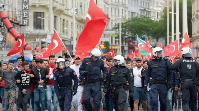 Prezident Erdoğan radikalizuje evropské Turky