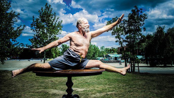 Wim Hof, celosvětový fitness guru a ledový muž. pro jedny mluvka, pro jiné výjimečný člověk se silným životním příběhem