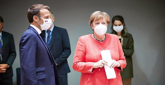 Německá kancléřka Merkelová a francouzský prezident Macron jsou spokojeni
