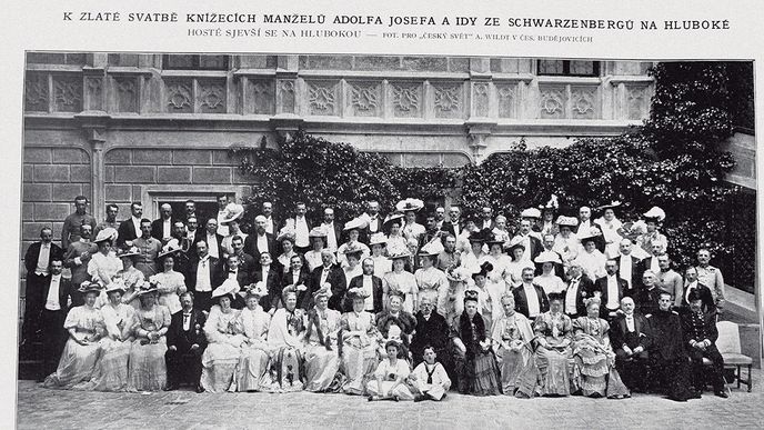 Na zlatou svatbu Adolfa Josefa Schwarzenberga a jeho ženy Idy se sjeli na Hlubokou přední šlechtici království. Píše se rok 1908.