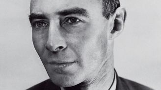 Robert Oppenheimer: Otec atomové bomby se paktoval s komunisty a jeho život byl plný kontroverzí