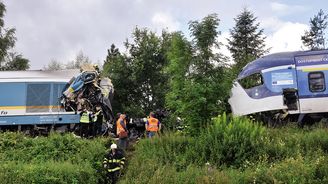 Ostře sledované vlaky: Po neštěstí u Domažlic Reflex zjišťoval, jak je to s bezpečností na kolejích