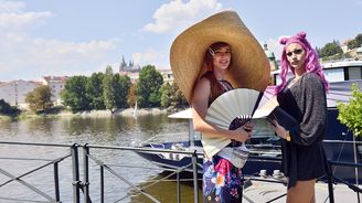 Prague Pride 2020 nebyl kvůli koronaviru tak monstrózní, Prahu přesto vyšel na rekordní dva milióny