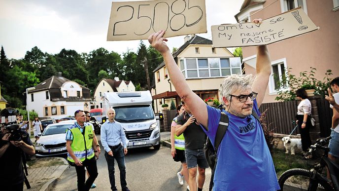 Babišova road show v obytňáku pokračuje navzdory velkým kontroverzím