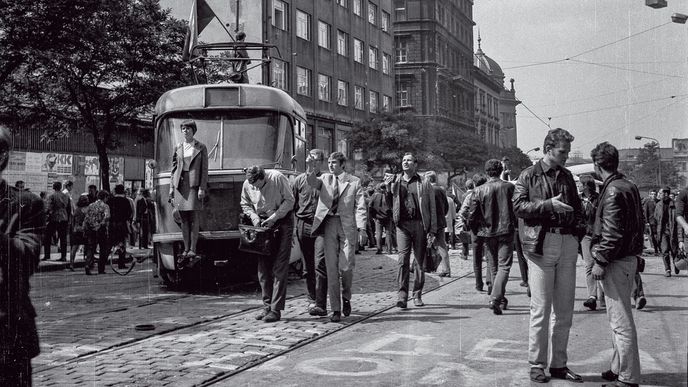 Pokojný protest v&nbsp;ulicích Prahy v&nbsp;srpnu 1968