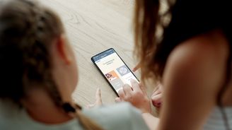 Finanční gramotnost: Mladí příliš nerozumí penězům. Změnit to má nový program Skoala určený pro učitele Finanční gramotnost: Mladí příliš nerozumí penězům. Změnit to má nový program Skoala určený pro učitele