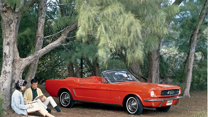 Bill Clinton: Ford Mustang Convertible