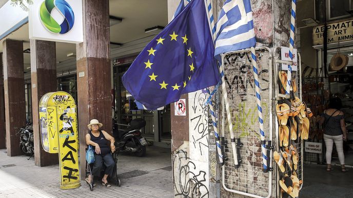 Drtivá většina Řeků se bude na splátky záchranných půjček skládat celý svůj další profesní život