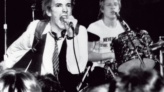 Johnny Rotten, zpěvák Sex Pistols,  jeden z hrdinů knihy o historii punkové hudby