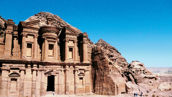 Pro většinu Jordánců  je slavné skalní město Petra místem, kam se nikdy nepodívají. Nemají na cestu.