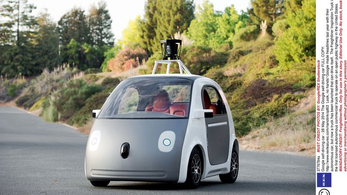 Samořídící auta Google najela už přes milión a půl kilometrů v běžném provozu. A nezavinila žádnou nehodu.