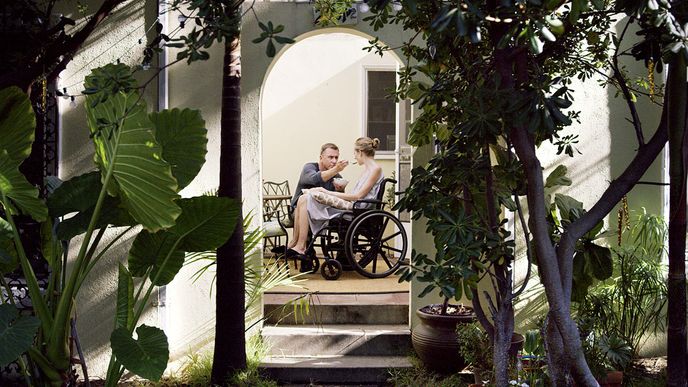 Tarantinův „gauner“ Tim Roth ve filmu ztělesnil empatického paliativního ošetřovatele