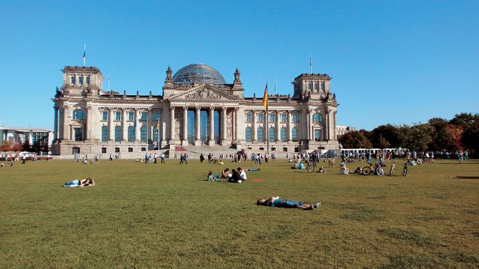 Berlín je velké, ale nijak uspěchané město. Na rozdíl od Prahy v něm obyvatelé mají k dispozici víc míst k odpočinku. 
