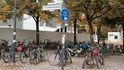 Berlín cyklistům přeje, ale jejich kola často  připomínají minulé století