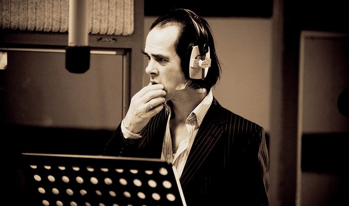 Hudební recenze: Temně krásná litanie Nicka Cavea z doby covidové