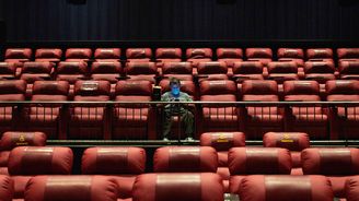 Trápení filmového průmyslu: Hrozí velká redukce počtu kin i filmových novinek